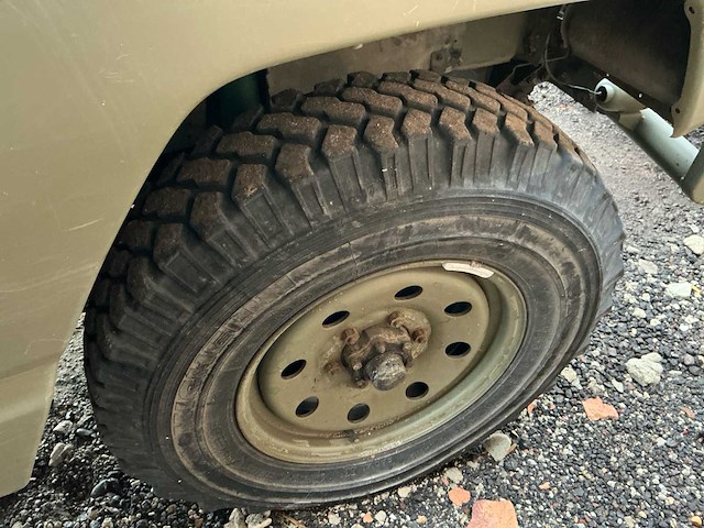 1985 nissan ml-6 personenauto - afbeelding 3 van  28