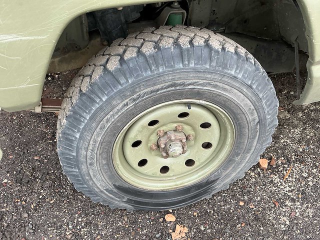 1985 nissan ml-6 personenauto - afbeelding 9 van  28