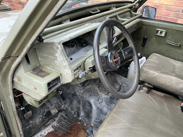 1985 nissan ml-6 personenauto - afbeelding 14 van  28