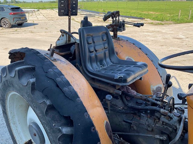 1985 renault 32-60v oldtimer smalspoor tractor - afbeelding 6 van  15
