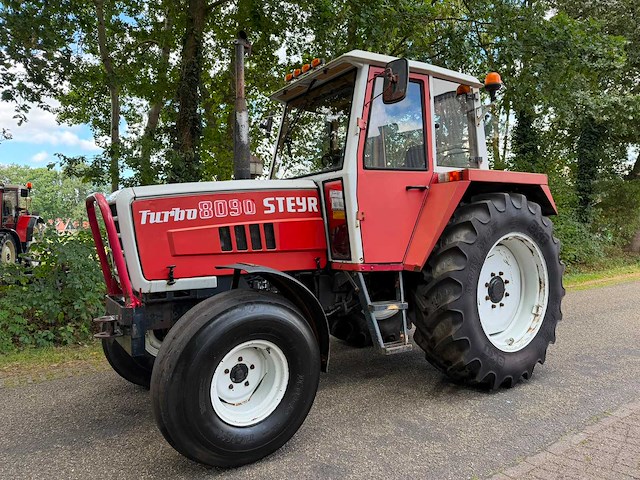 1985 steyr 8090 turbo tweewielaangedreven landbouwtractor - afbeelding 1 van  9