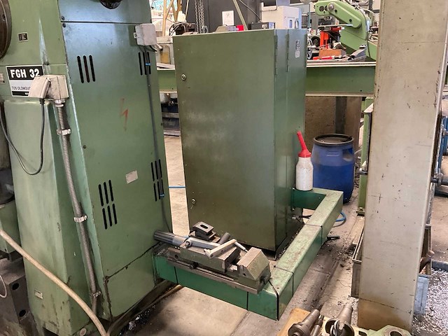 1985 tos olomouc fgh32 bedfreesmachine - afbeelding 9 van  25