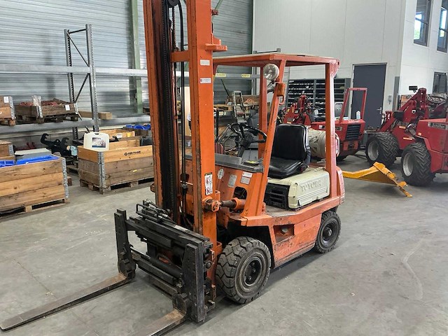 1985 toyota 42-4fg15 vorkheftruck - afbeelding 1 van  24