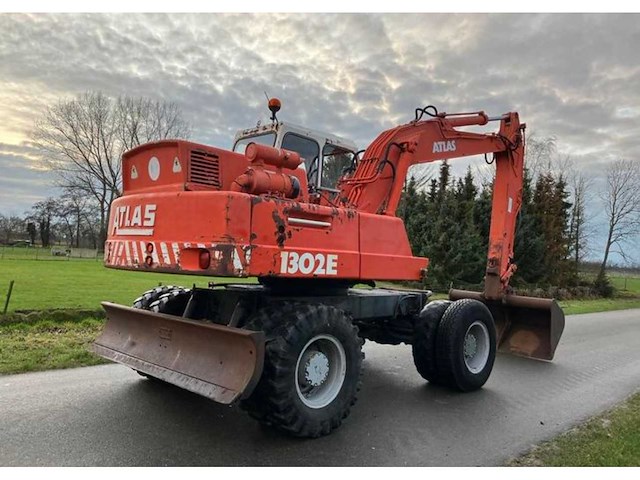 1986 atlas 1302e banden graafmachine - afbeelding 12 van  13