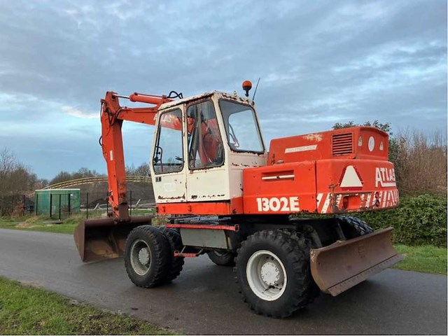 1986 atlas 1302e banden graafmachine - afbeelding 13 van  13