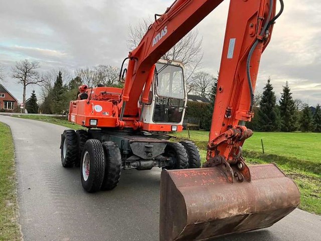 1986 atlas 1302e banden graafmachine - afbeelding 9 van  13