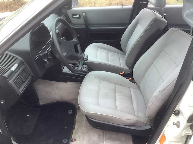 1986 audi 100 1.8 oldtimer - afbeelding 2 van  8