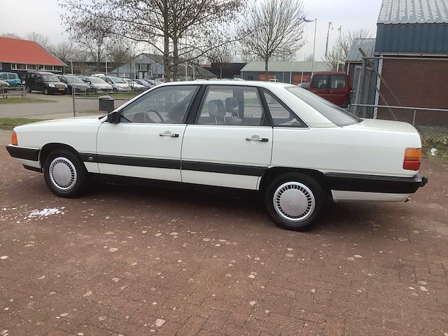 1986 audi 100 1.8 oldtimer - afbeelding 7 van  14