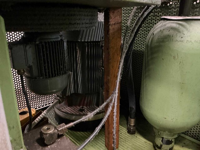 1986 baltec pws 610 ponsmachine - afbeelding 15 van  33