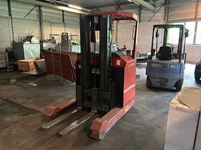 1986 bt btrt 2000 reach truck - afbeelding 1 van  19
