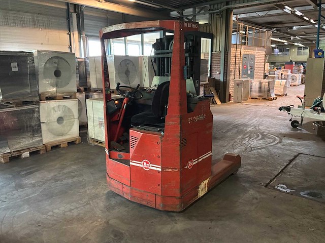 1986 bt btrt 2000 reach truck - afbeelding 15 van  19