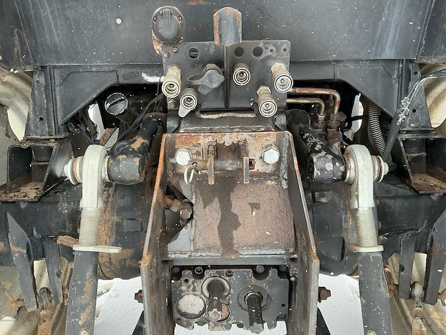 1986 case international 1056xl vierwielaangedreven landbouwtractor - afbeelding 11 van  32