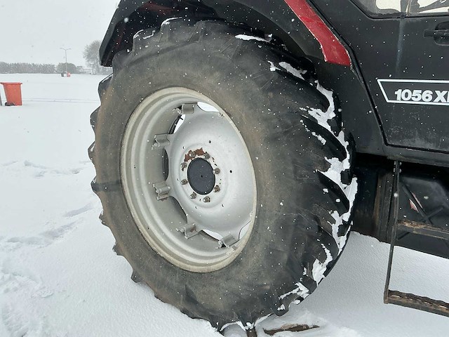 1986 case international 1056xl vierwielaangedreven landbouwtractor - afbeelding 15 van  32