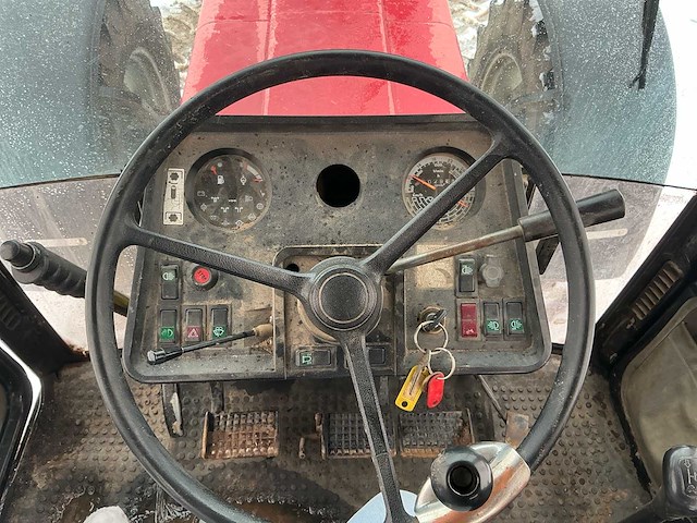 1986 case international 1056xl vierwielaangedreven landbouwtractor - afbeelding 21 van  32