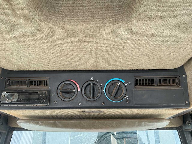 1986 case international 1056xl vierwielaangedreven landbouwtractor - afbeelding 22 van  32