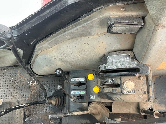 1986 case international 1056xl vierwielaangedreven landbouwtractor - afbeelding 26 van  32