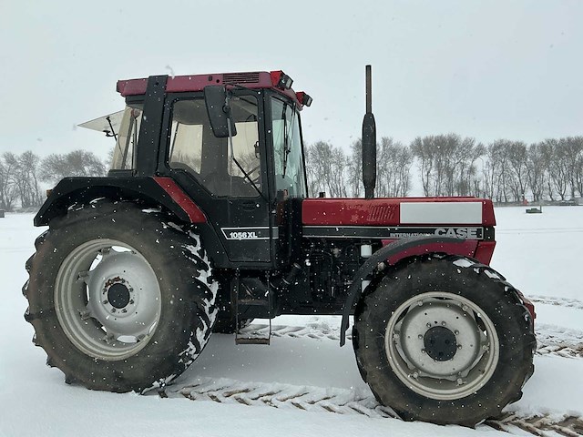 1986 case international 1056xl vierwielaangedreven landbouwtractor - afbeelding 27 van  32