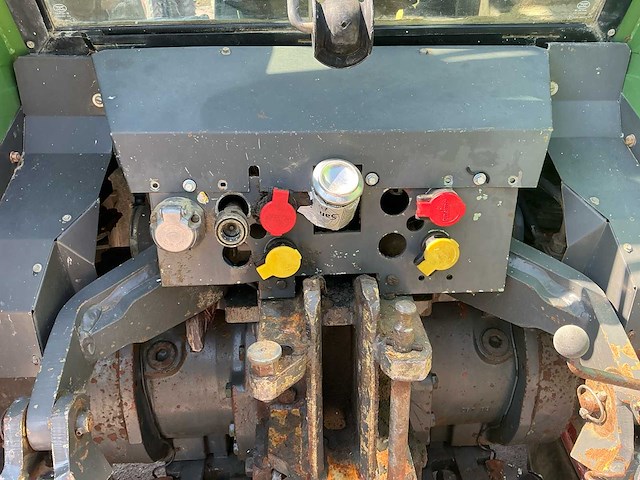 1986 fendt favorit 612 lsa vierwielaangedreven landbouwtractor - afbeelding 17 van  43