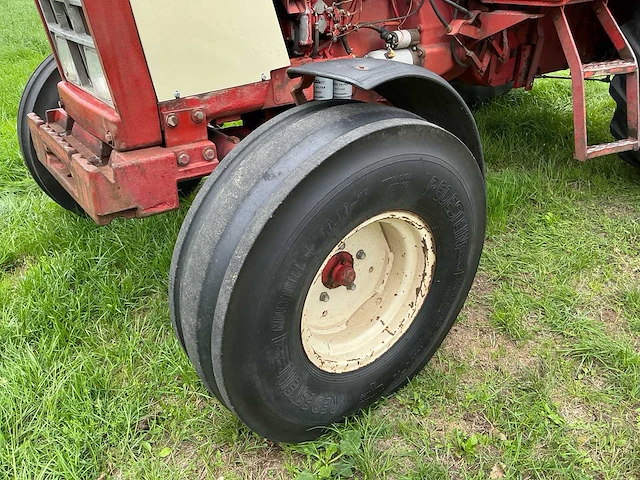 1986 international 745xl ergo-s tweewielaangedreven landbouwtractor - afbeelding 10 van  43
