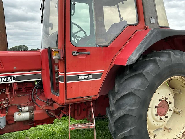 1986 international 745xl ergo-s tweewielaangedreven landbouwtractor - afbeelding 13 van  43