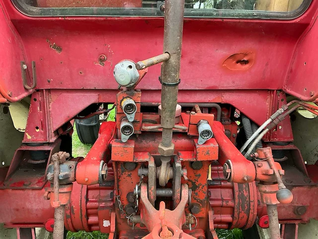 1986 international 745xl ergo-s tweewielaangedreven landbouwtractor - afbeelding 19 van  43