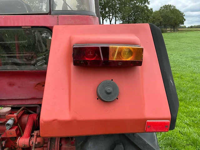 1986 international 745xl ergo-s tweewielaangedreven landbouwtractor - afbeelding 22 van  43