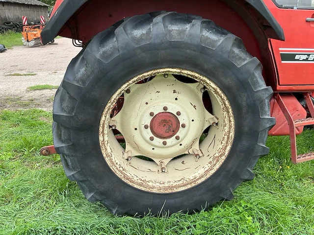 1986 international 745xl ergo-s tweewielaangedreven landbouwtractor - afbeelding 24 van  43
