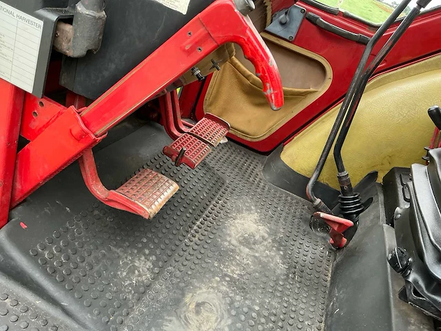 1986 international 745xl ergo-s tweewielaangedreven landbouwtractor - afbeelding 29 van  43