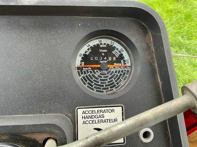 1986 international 745xl ergo-s tweewielaangedreven landbouwtractor - afbeelding 32 van  43