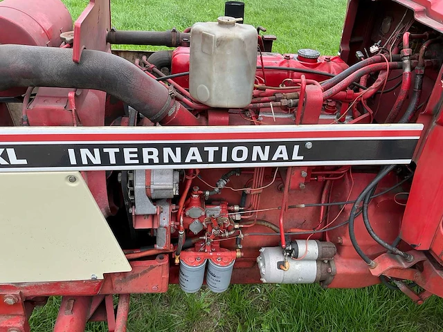 1986 international 745xl ergo-s tweewielaangedreven landbouwtractor - afbeelding 38 van  43