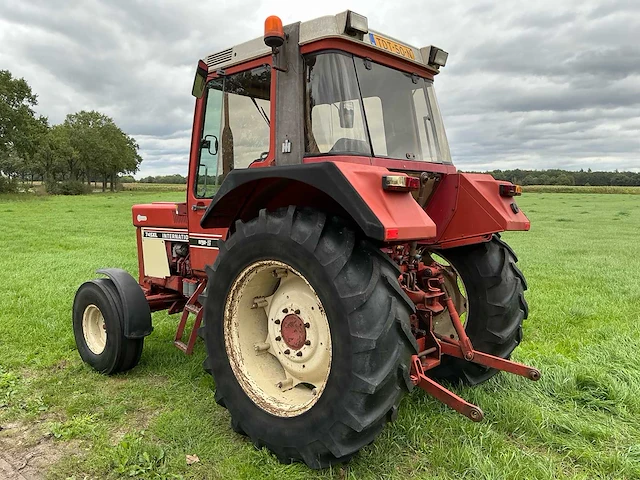 1986 international 745xl ergo-s tweewielaangedreven landbouwtractor - afbeelding 3 van  43