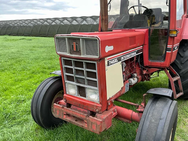 1986 international 745xl ergo-s tweewielaangedreven landbouwtractor - afbeelding 9 van  43