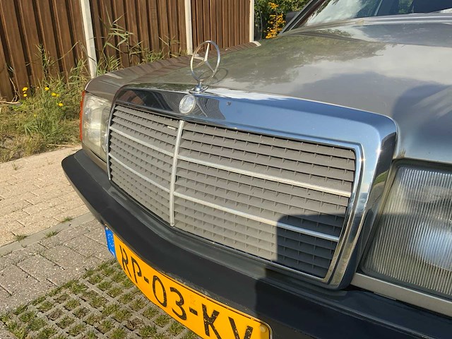 1986 mercedes-benz 190e oldtimer - afbeelding 2 van  63