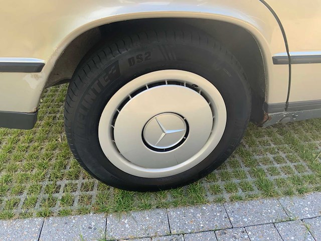 1986 mercedes-benz 190e oldtimer - afbeelding 9 van  63