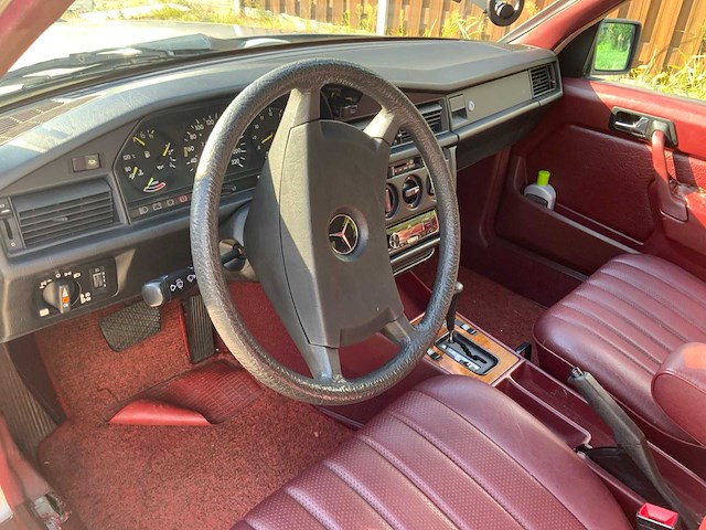 1986 mercedes-benz 190e oldtimer - afbeelding 18 van  63