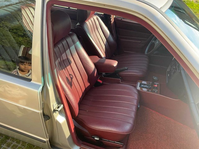1986 mercedes-benz 190e oldtimer - afbeelding 32 van  63