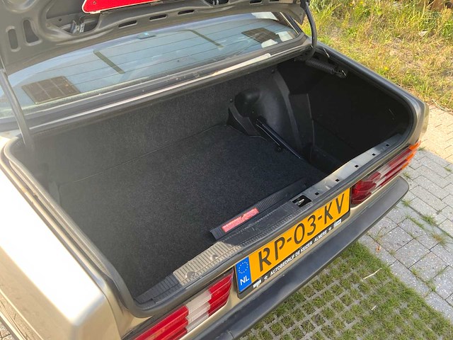 1986 mercedes-benz 190e oldtimer - afbeelding 36 van  63
