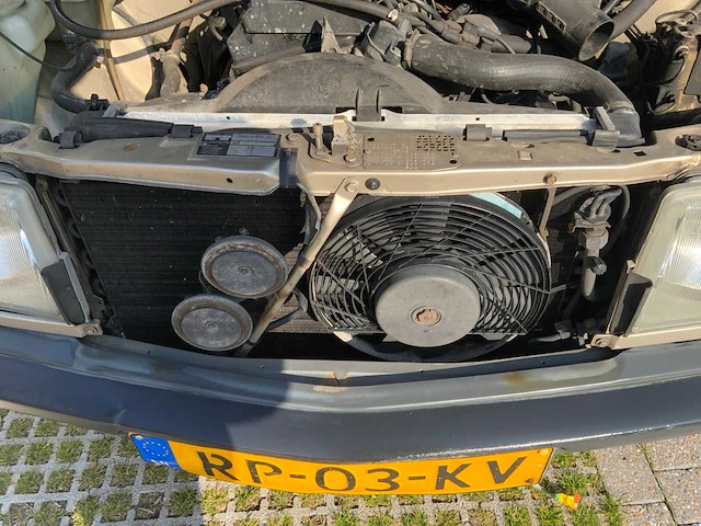 1986 mercedes-benz 190e oldtimer - afbeelding 42 van  63