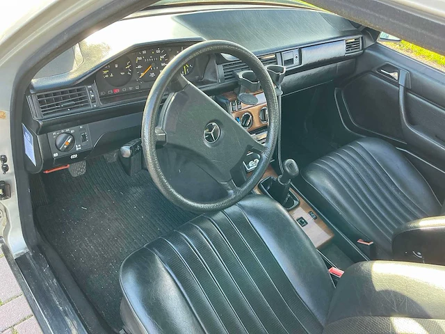 1986 mercedes-benz 200-500 (w124) 200 d personenauto - afbeelding 10 van  37