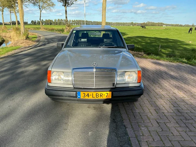 1986 mercedes-benz 200-500 (w124) 200 d personenauto - afbeelding 23 van  37