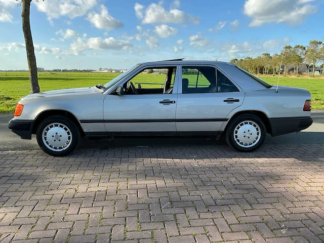 1986 mercedes-benz 200-500 (w124) 200 d personenauto - afbeelding 5 van  37