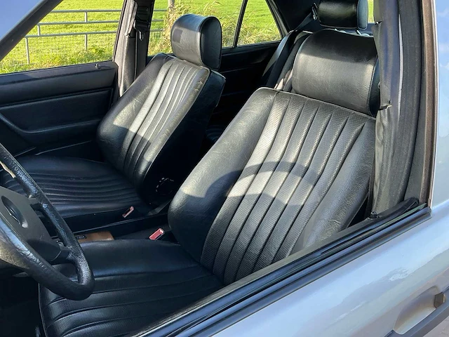 1986 mercedes-benz 200-500 (w124) 200 d personenauto - afbeelding 8 van  37