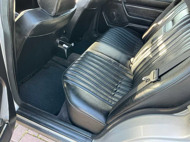 1986 mercedes-benz 200-500 (w124) 200 d personenauto - afbeelding 19 van  37
