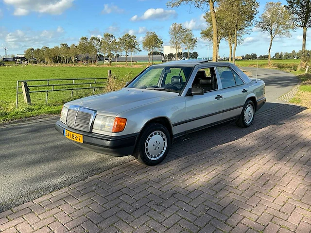 1986 mercedes-benz 200-500 (w124) 200 d personenauto - afbeelding 12 van  37