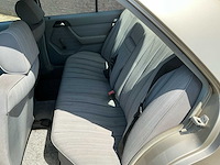 1986 mercedes-benz 200-500 (w124) 300 e personenauto origineel nederlands - afbeelding 2 van  26