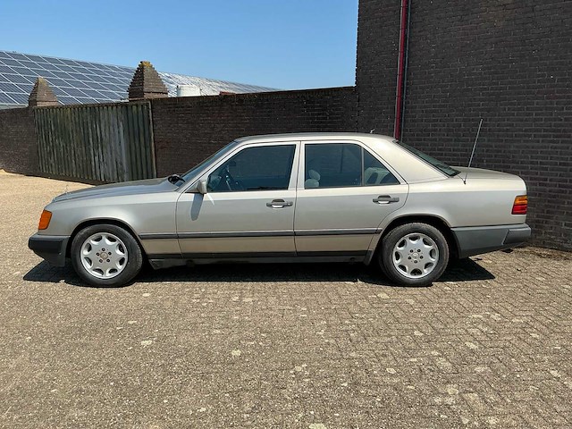 1986 mercedes-benz 200-500 (w124) 300 e personenauto origineel nederlands - afbeelding 10 van  26
