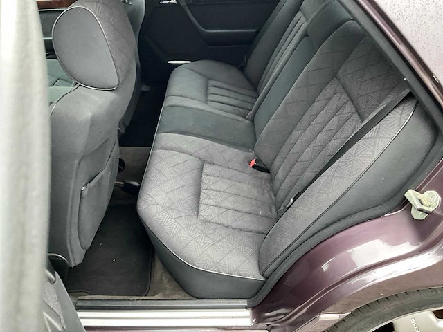 1986 mercedes-benz 200-500 (w124) 300e personenauto - afbeelding 7 van  16