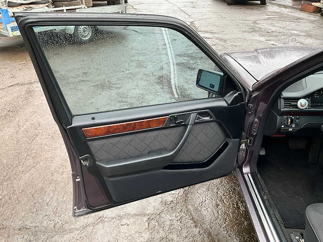 1986 mercedes-benz 200-500 (w124) 300e personenauto - afbeelding 14 van  16