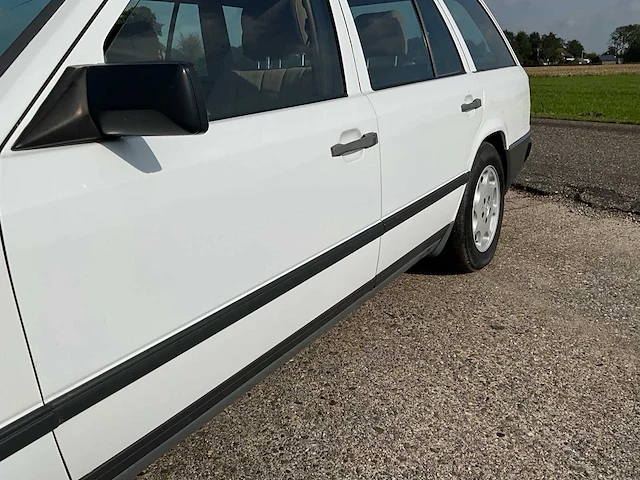 1986 mercedes-benz 200-500 (w124) combi 300 td oldtimer - afbeelding 6 van  44
