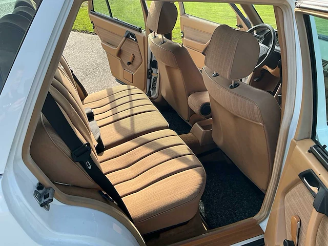 1986 mercedes-benz 200-500 (w124) combi 300 td oldtimer - afbeelding 44 van  44